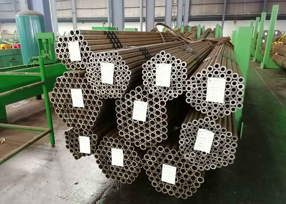 ASTM A210 보일러 탄소 강철 이음새가 없는 관 벽 간격 0.8mm - 15mm